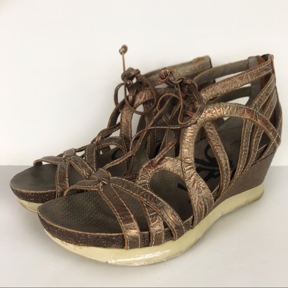 OTBT Nomadic Embossed Light Pewter Wedge Sandals - Picture 3 of 8
